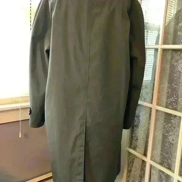 London Fog Trench 42R with Removable Lining - Picture 3 of 9